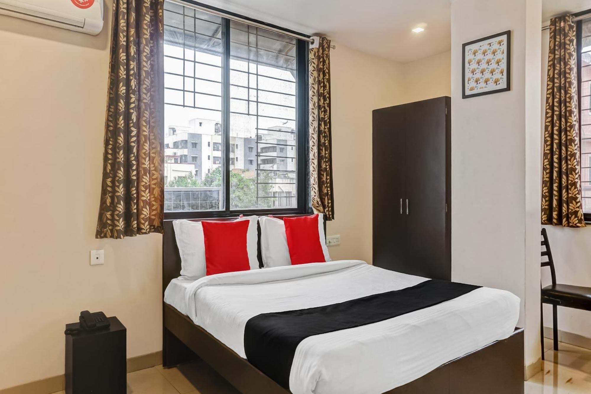 Hotel O Log Inn Plaza Near Eon It Park Pune Exterior photo